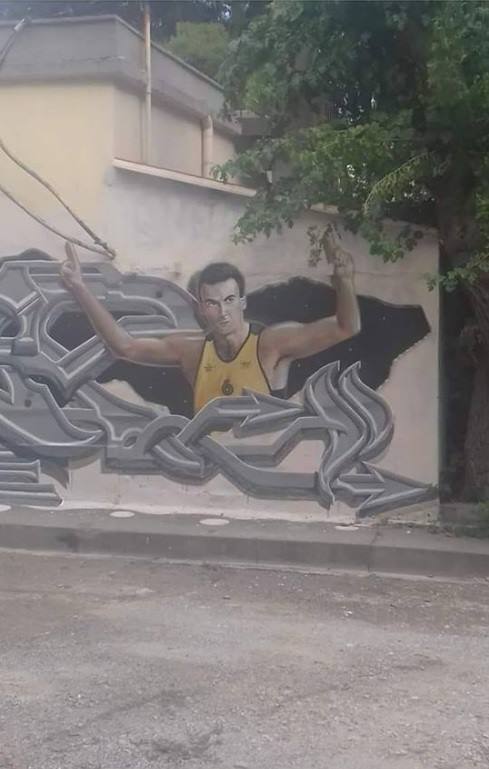 γκράφιτι με τον Νίκο Γκάλη