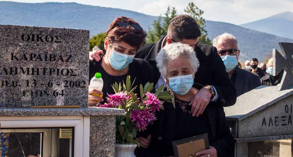 μητερα καραιβαζ μνημοσθνο